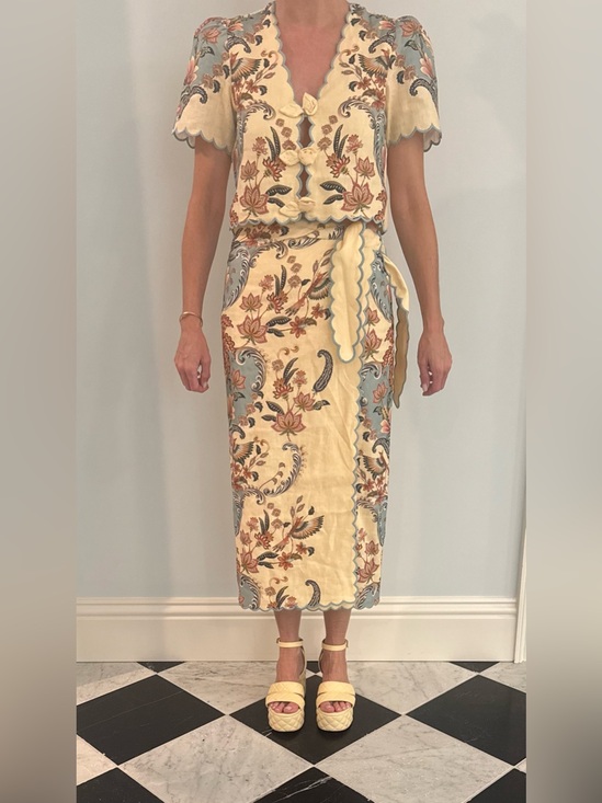 FARM Rio Dresses & Skirts - FARM Rio Yellow Floral Scalloped Midi Skirt